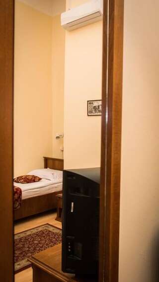 Отель Hotel Transilvania Клуж-Напока Бюджетный двухместный номер с 2 отдельными кроватями-7